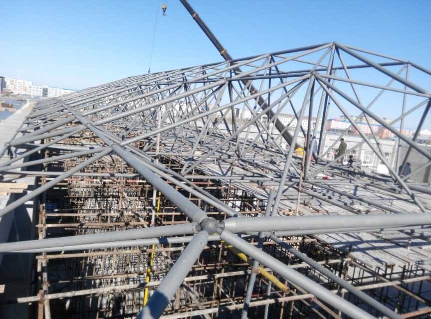 河津商贸城屋顶网架工程